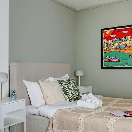 Apartment Notre Dame & La Seine With Balcony - Cityapartmentstay